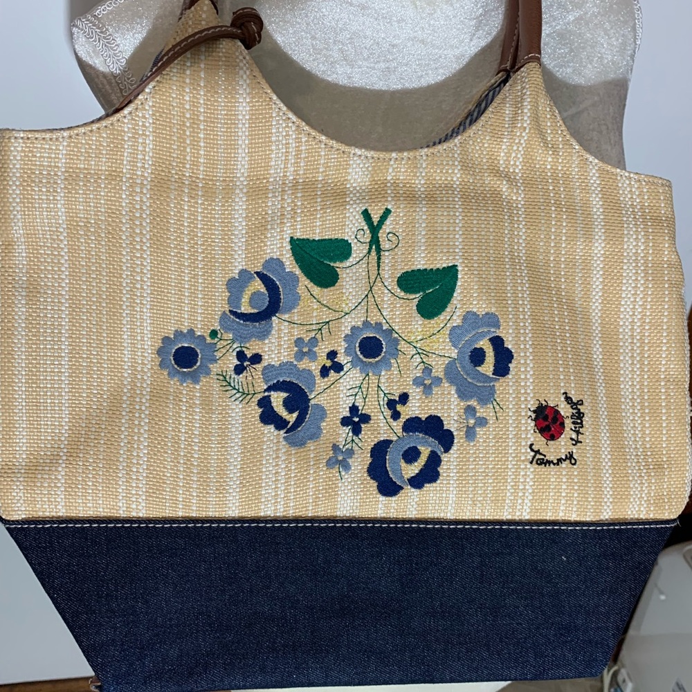 Tommy Hilfiger Bucket Purse